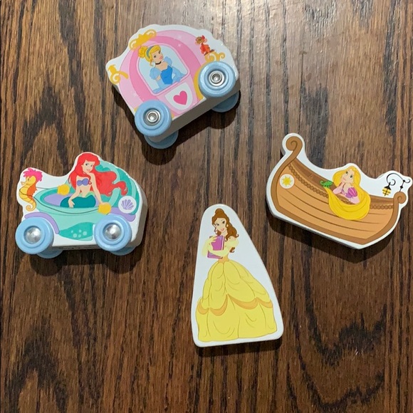 Melissa & Doug Disney Princess Rug Play Set - Picture 5 of 10
